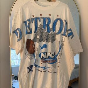 Abercrombie & Fitch White and Blue Detroit Lions Tee